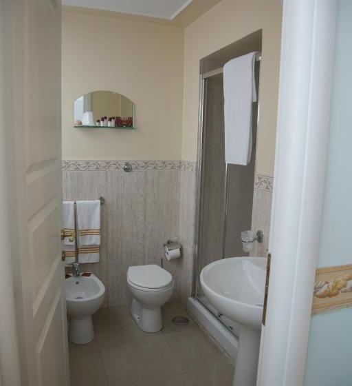 اتاق اکونومی, B&b Art Suite Santa Brigida