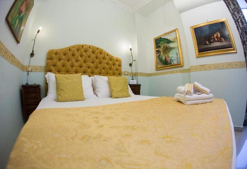 اتاق اکونومی, B&b Art Suite Santa Brigida