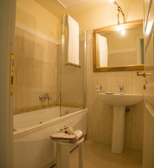 اتاق استاندارد سه نفره, B&b Art Suite Santa Brigida