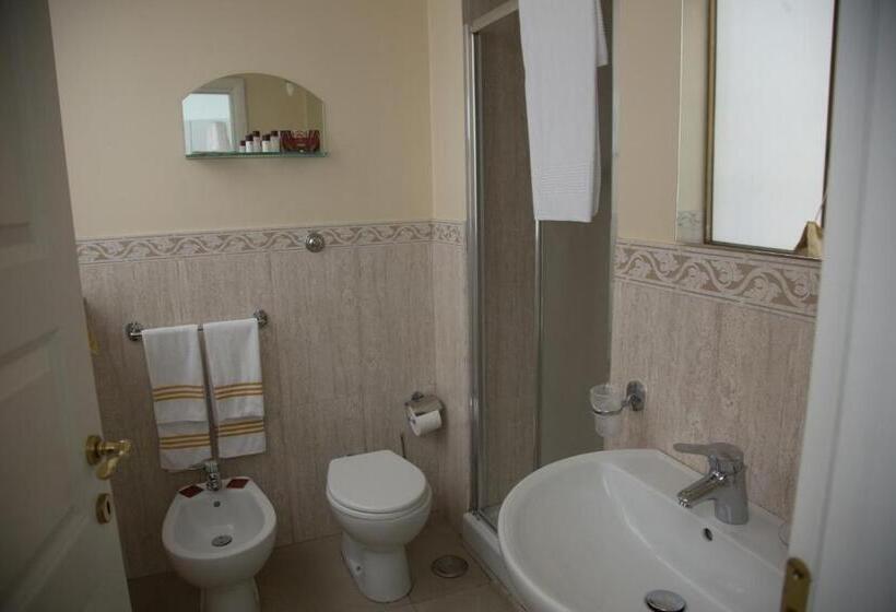 اتاق اکونومی, B&b Art Suite Santa Brigida