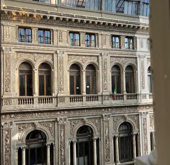 سوئیت جونیور با تراس, B&b Art Suite Santa Brigida