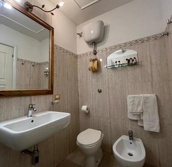 سوئیت جونیور با تراس, B&b Art Suite Santa Brigida