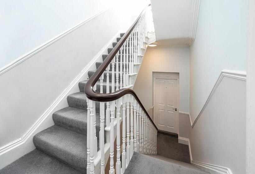 اتاق سوپریور با تخت بزرگ, Ocean Stays Hotel, Plymouth