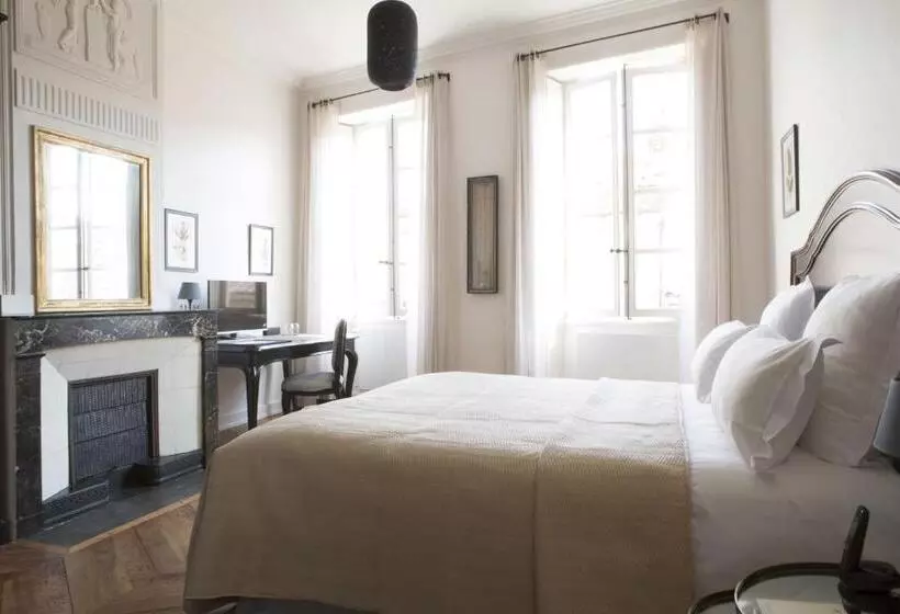デラックスルーム, Hôtel De La Villeon
