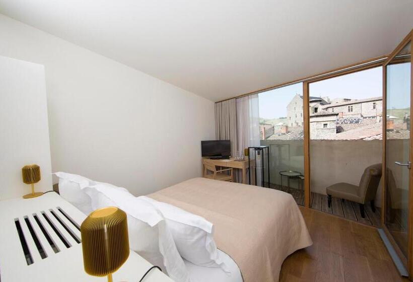 Номер Стандарт с Балконом, Hôtel De La Villeon
