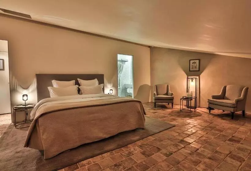 コンフォーとスイートルーム, Hôtel De La Villeon