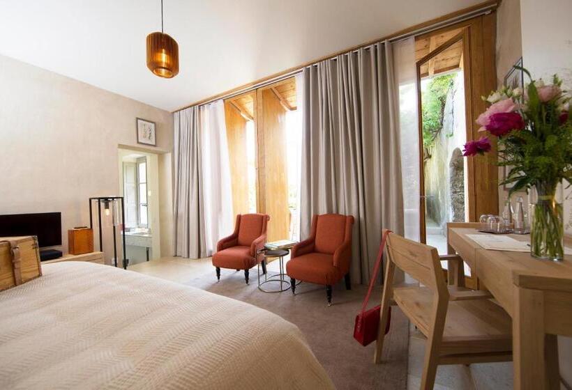 带露台的套间, Hôtel De La Villeon