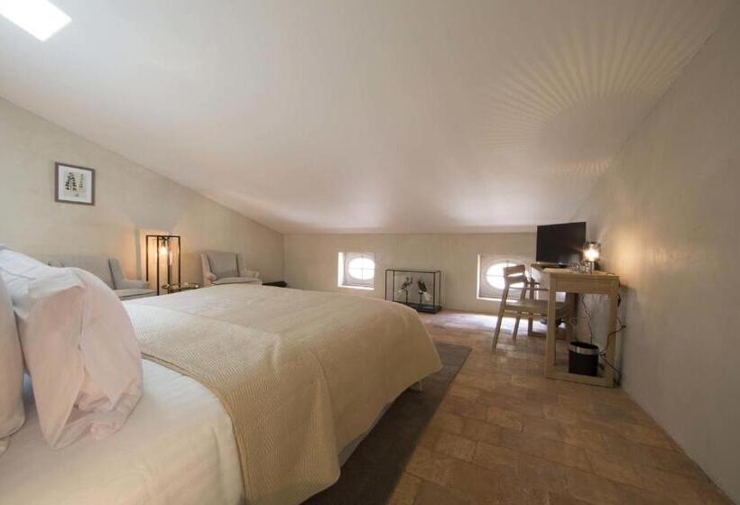 Номер Комфорт, Hôtel De La Villeon