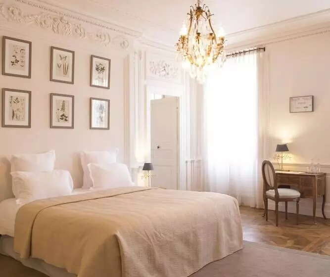 プレステージスイート, Hôtel De La Villeon