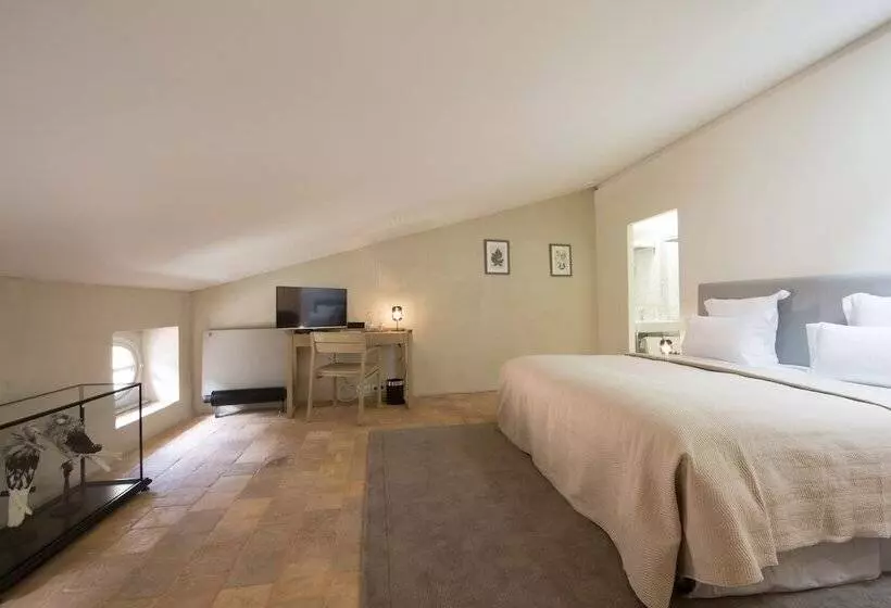 コンフォーとスイートルーム, Hôtel De La Villeon