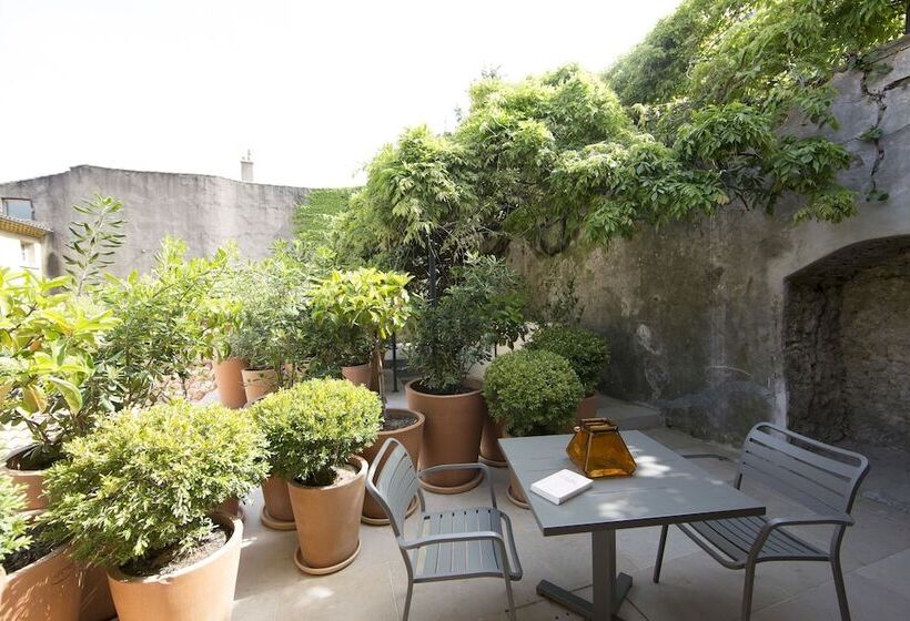 带露台的套间, Hôtel De La Villeon