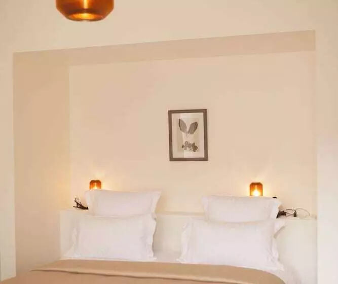 テラス付スイート, Hôtel De La Villeon