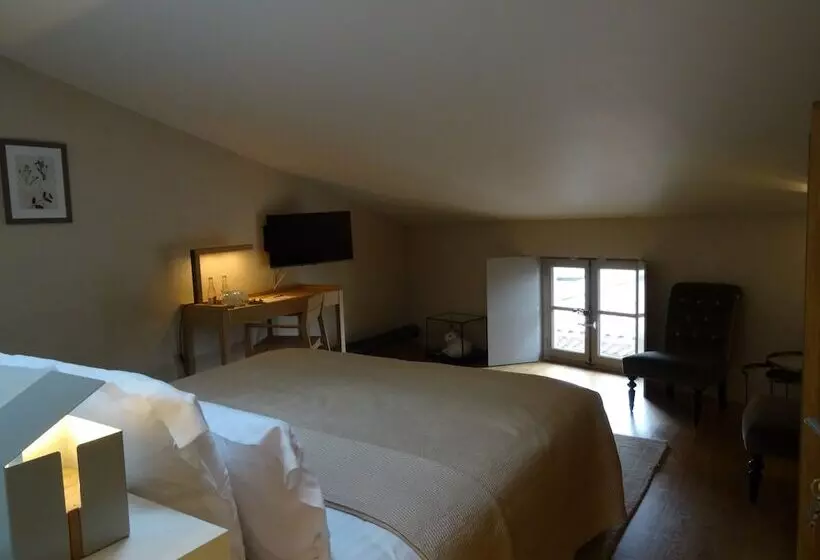 コンフォートルーム, Hôtel De La Villeon