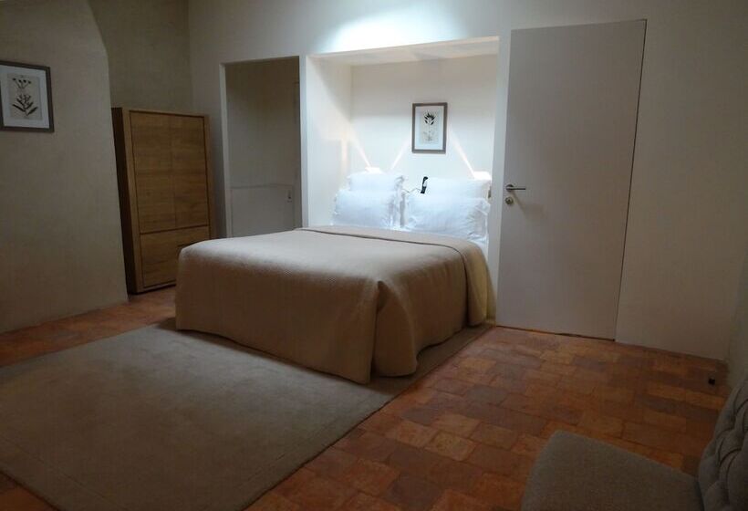 Номер Комфорт, Hôtel De La Villeon