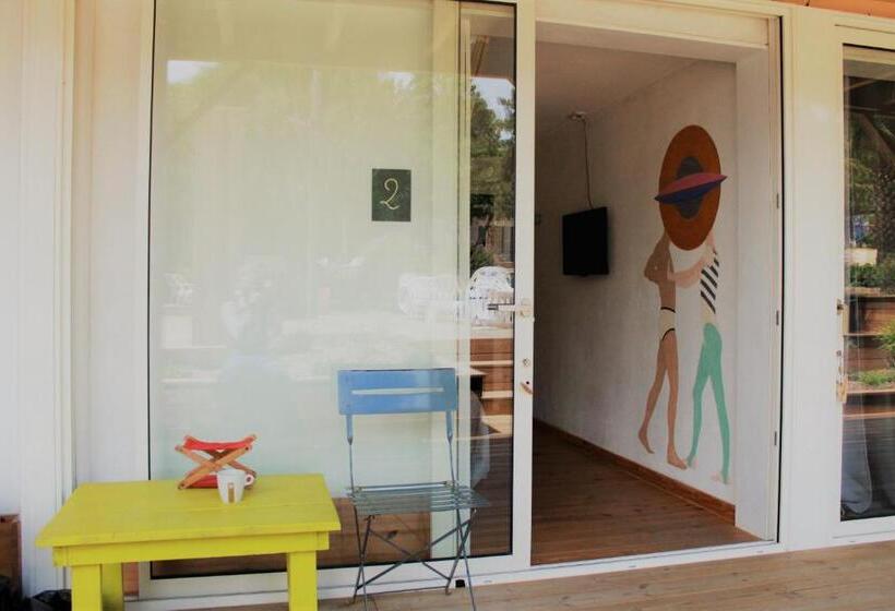 一楼标准间, L'escale