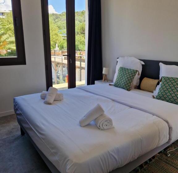 דירת חדר נוף לים, L'escale