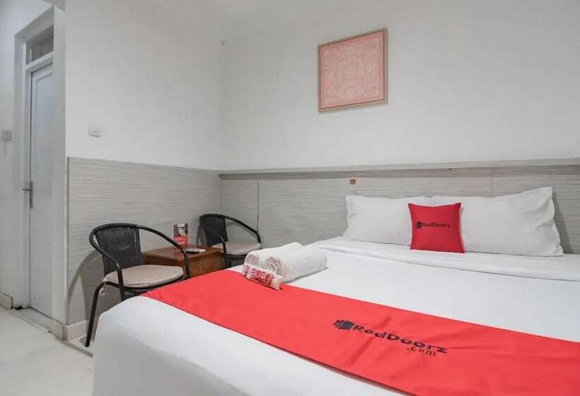 Quarto Estandar, Reddoorz At Arwiga