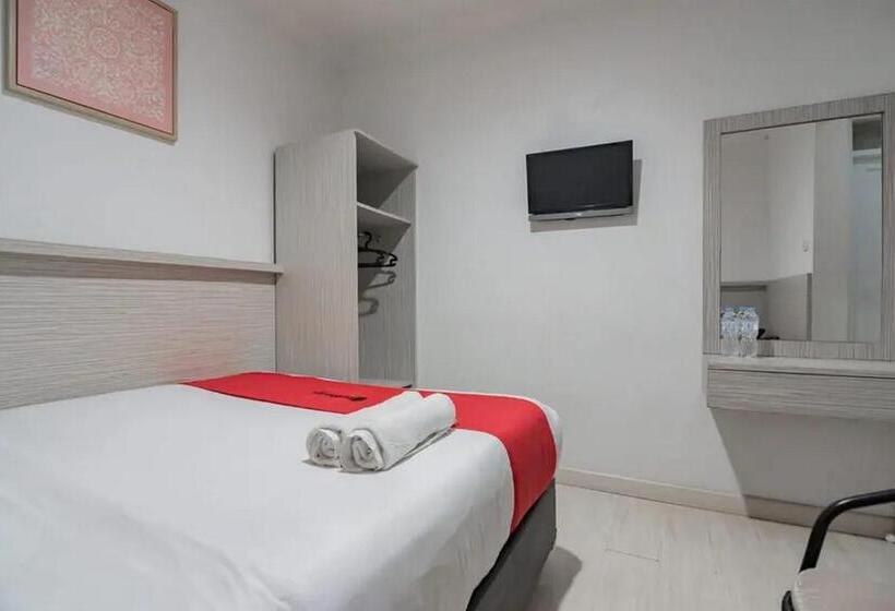 Quarto Estandar, Reddoorz At Arwiga