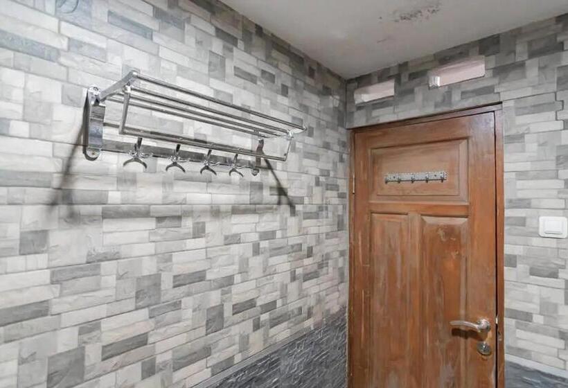 Quarto Deluxe, Reddoorz At Arwiga