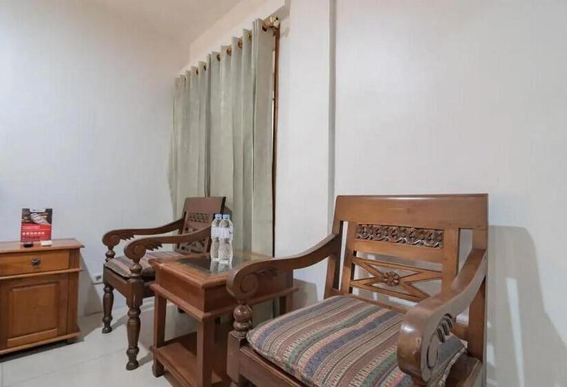 Quarto Deluxe, Reddoorz At Arwiga