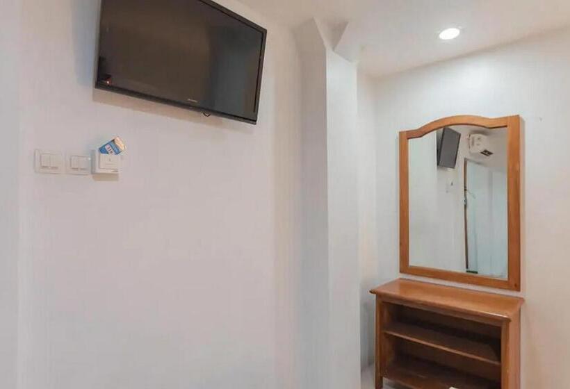 Quarto Deluxe, Reddoorz At Arwiga