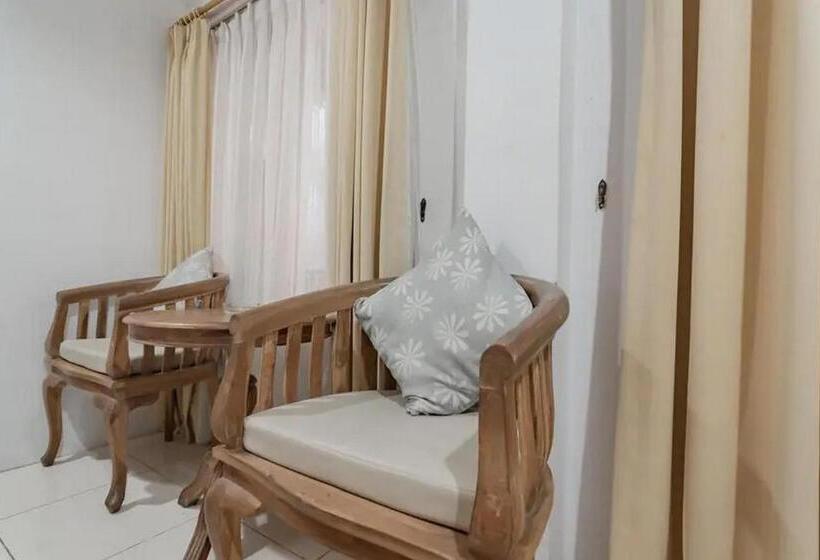 Quarto Deluxe, Reddoorz At Arwiga