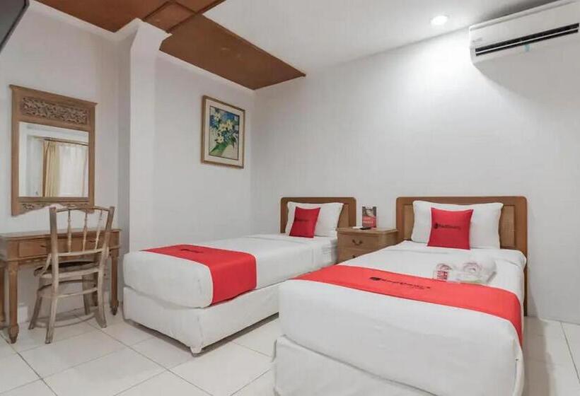 Quarto Deluxe, Reddoorz At Arwiga