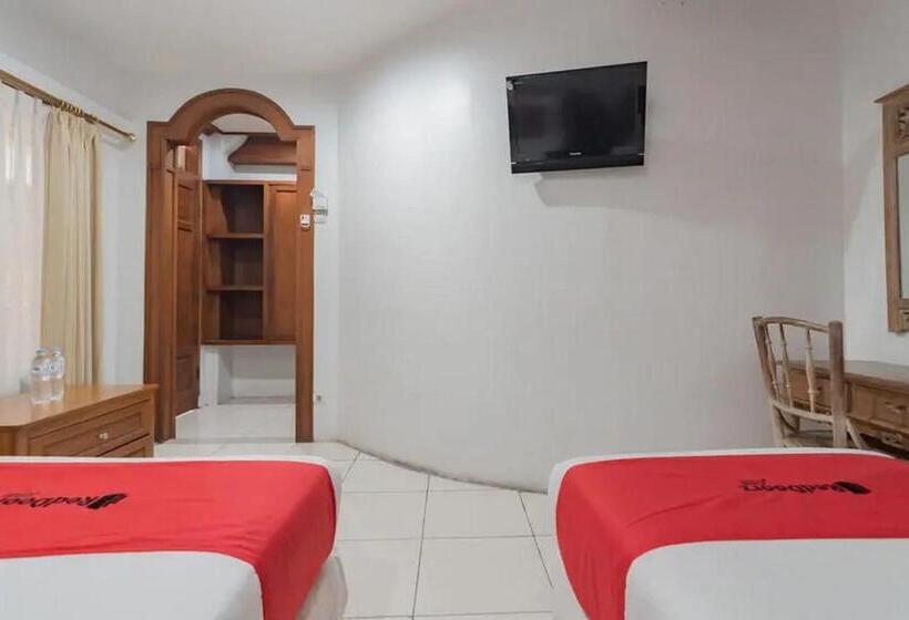 Quarto Deluxe, Reddoorz At Arwiga