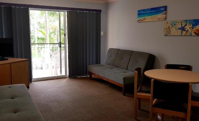2 Bedroom Apartment, Rainbow Sands Resort