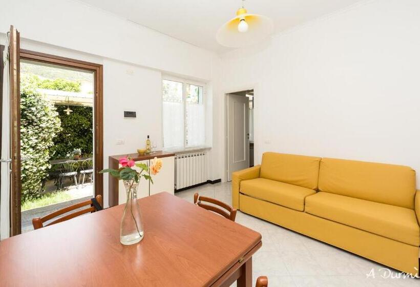 سوئیت جونیور با چشمانداز باغ, A Durmì