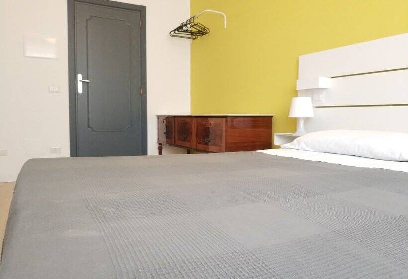 חדר סטנדרט לשלושה, B&b Via Nazionale