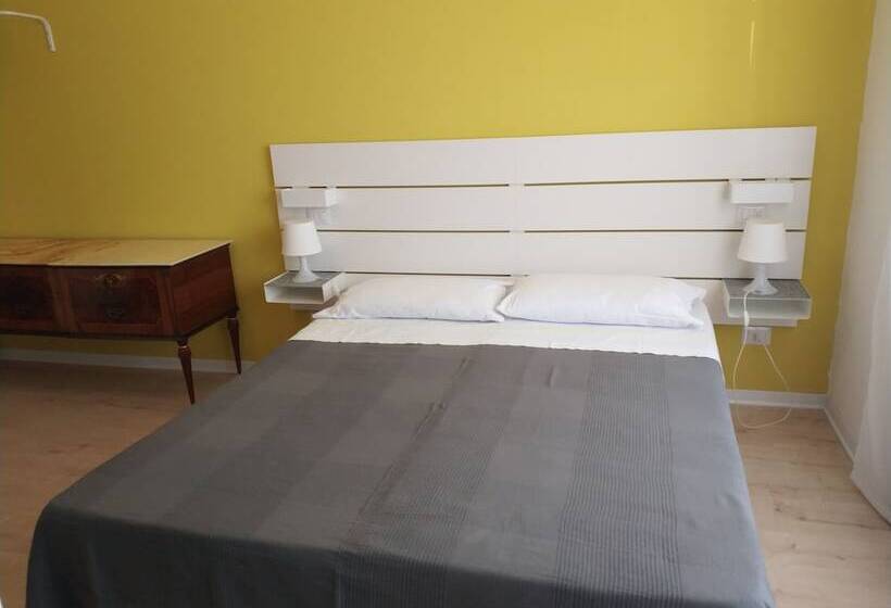 חדר סטנדרט לשלושה, B&b Via Nazionale