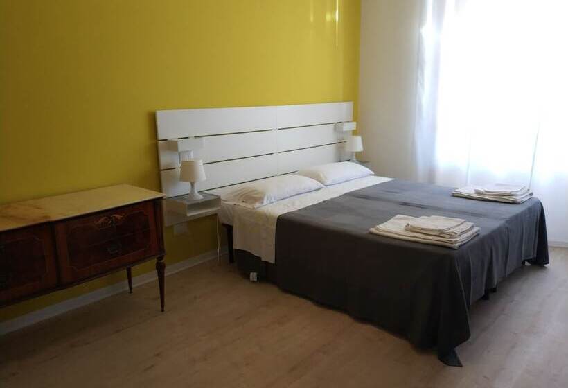 חדר סטנדרט לשלושה, B&b Via Nazionale