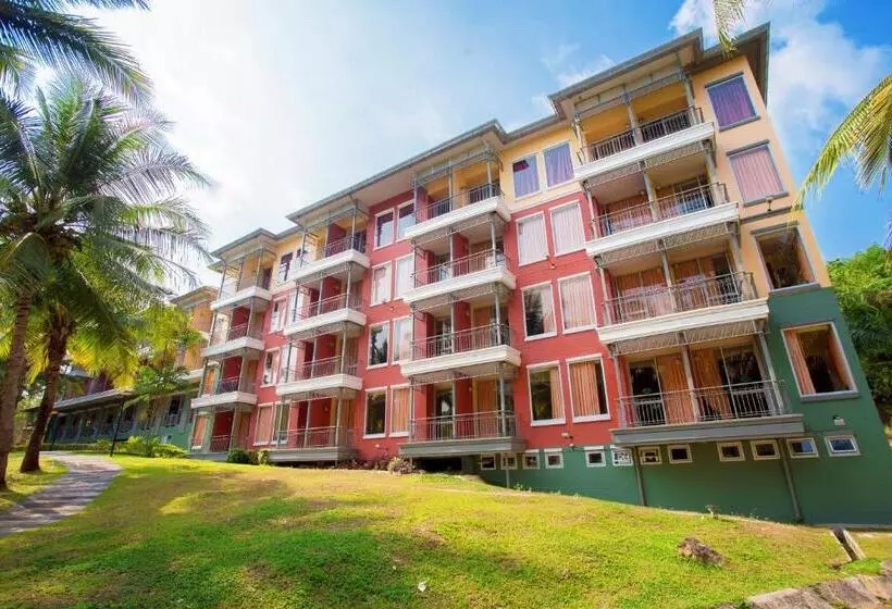 Superior room with lake view, Brookside Valley Resort