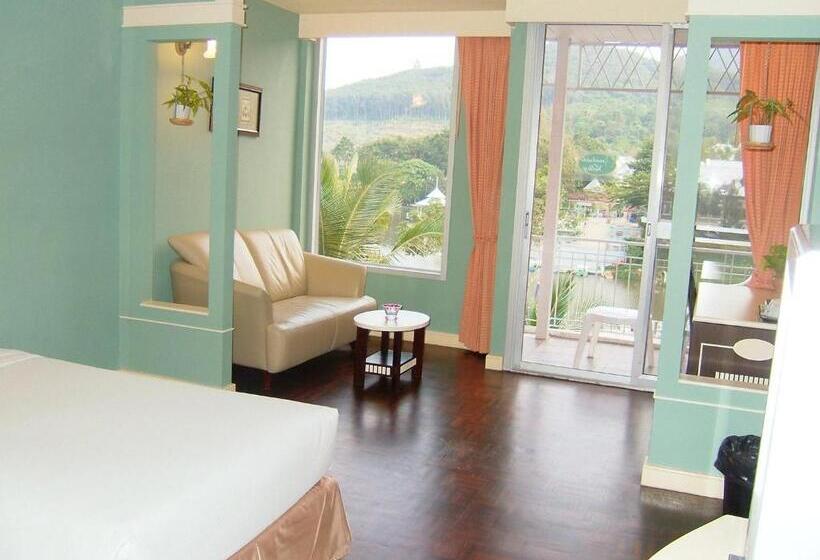 Superior room with lake view, Brookside Valley Resort