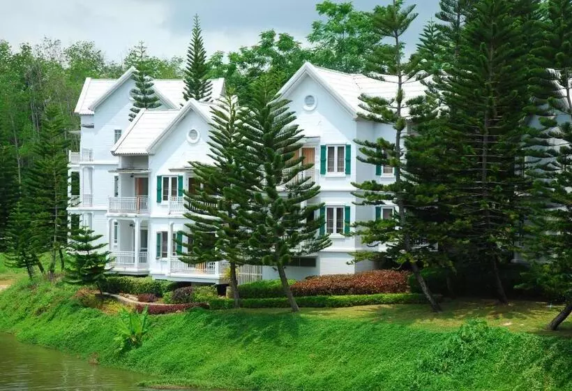 اتاق خانوادگی, Brookside Valley Resort