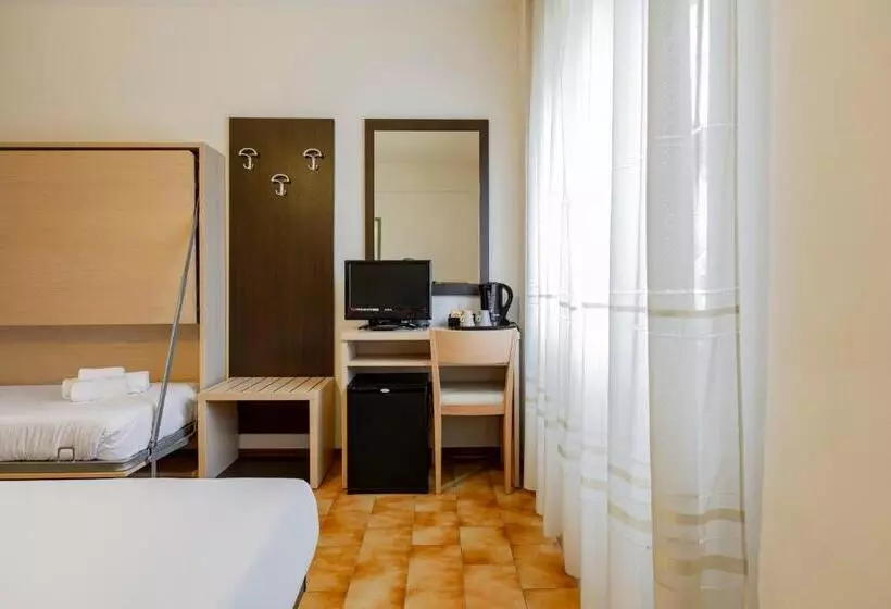 اتاق استاندارد سه نفره, Catignano Hotel Ristorante