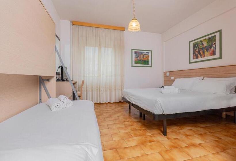 标准三人间, Catignano Hotel Ristorante