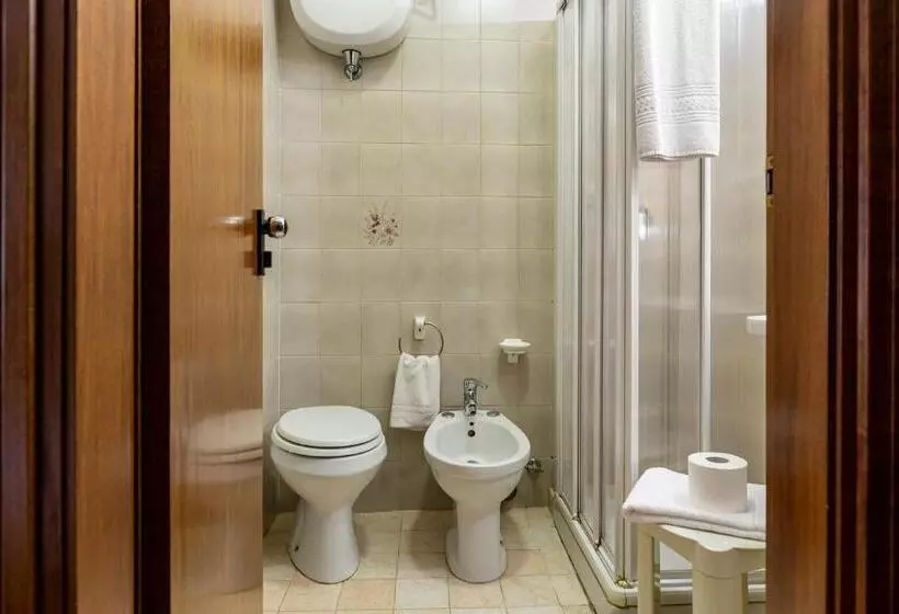 اتاق استاندارد چهار تخته, Catignano Hotel Ristorante