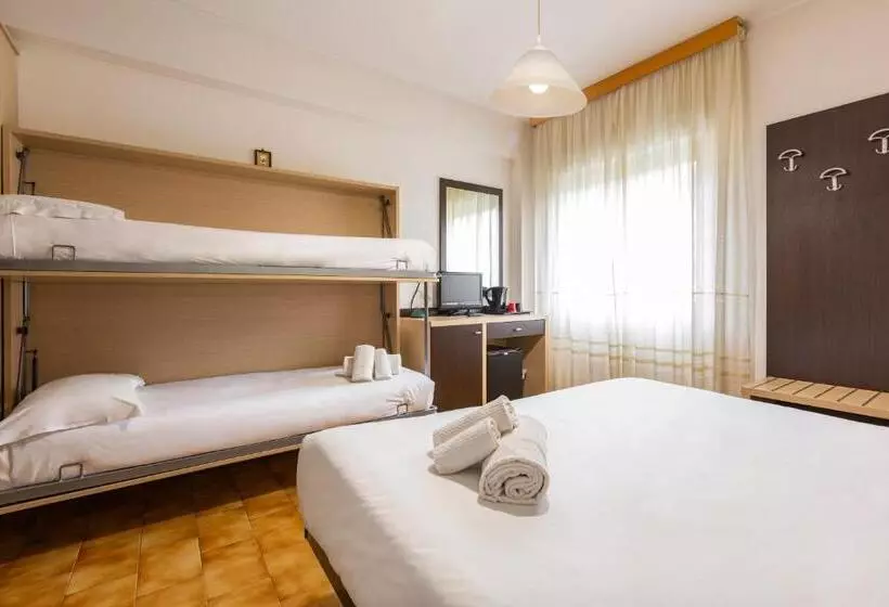 اتاق استاندارد چهار تخته, Catignano Hotel Ristorante