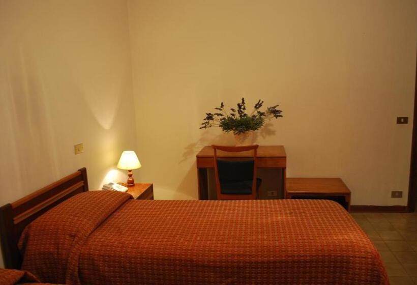 חדר סטנדרט חדר אמבטיה משותף, Albergo Smeraldo