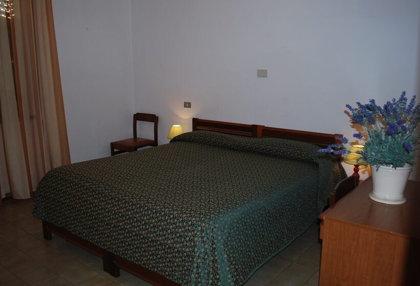 חדר סטנדרד יחיד חדר אמבטיה משותף, Albergo Smeraldo