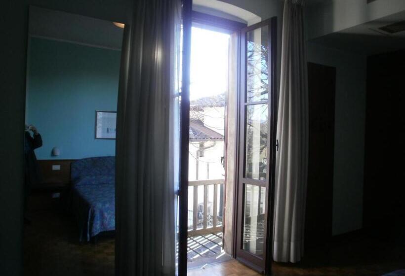 Люкс Классика, Albergo Villa & Roma