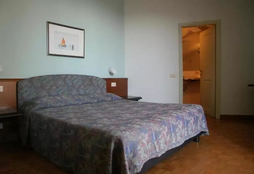 コンフォートルーム, Albergo Villa & Roma