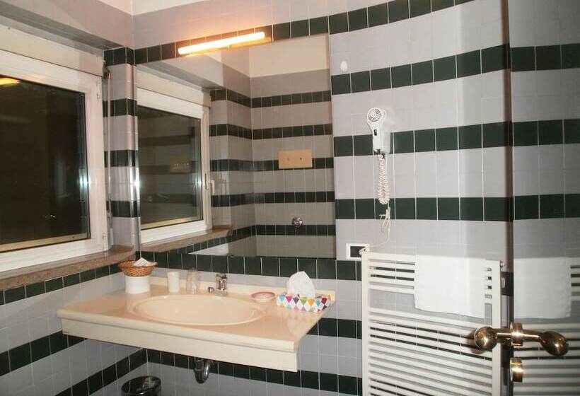 חדר סופריור, Albergo Villa & Roma