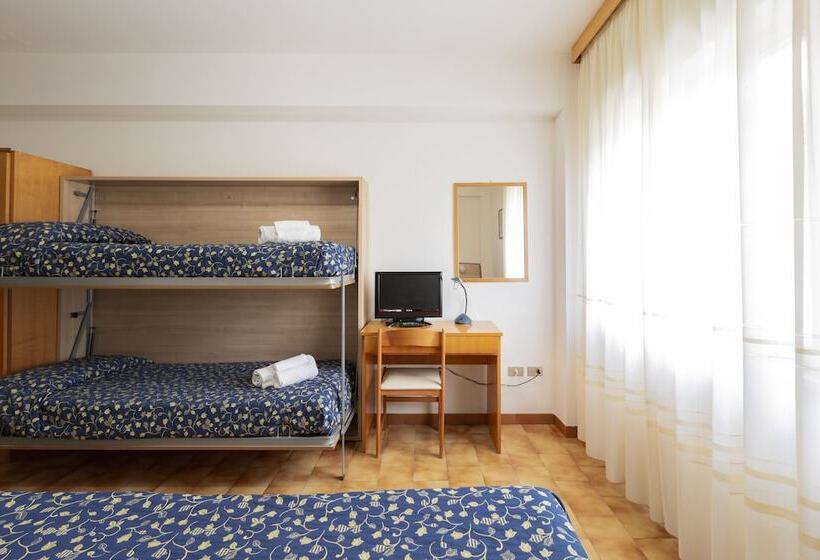 经济四人房间, Catignano Hotel Ristorante