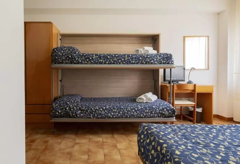Economy Quadruple Room, Catignano Hotel Ristorante