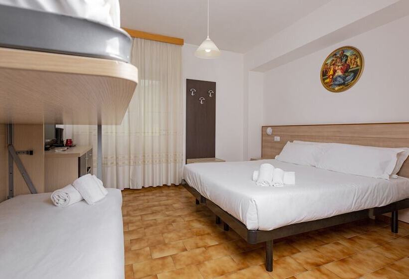 四人标准间, Catignano Hotel Ristorante