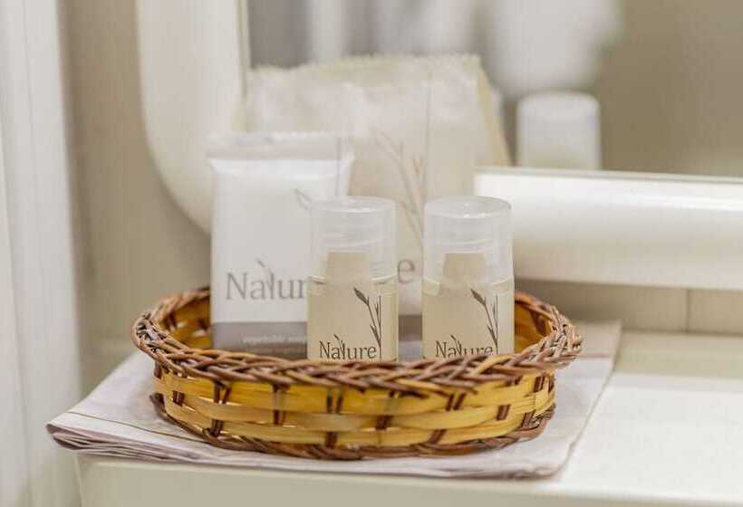 四人标准间, Catignano Hotel Ristorante