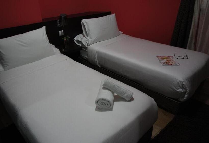 חדר סטנדרט לשלושה, Chaouen